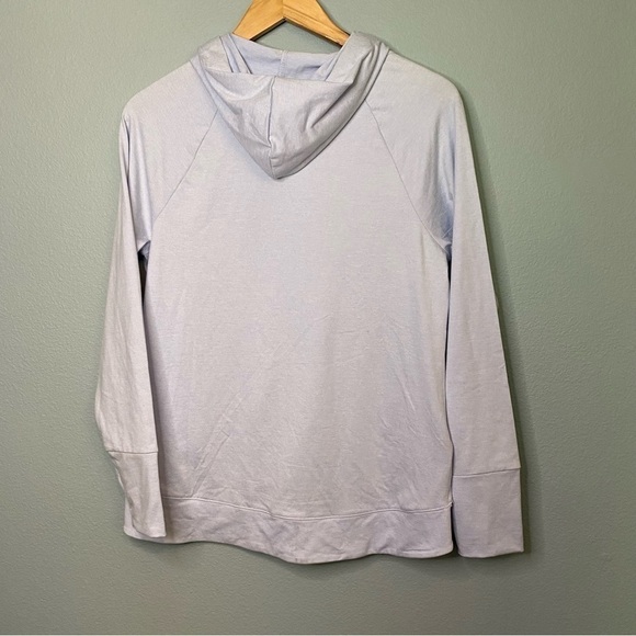 NWT Asics Light Blue Zip Pocket Light Weight Hoodie Size S - Picture 2 of 6